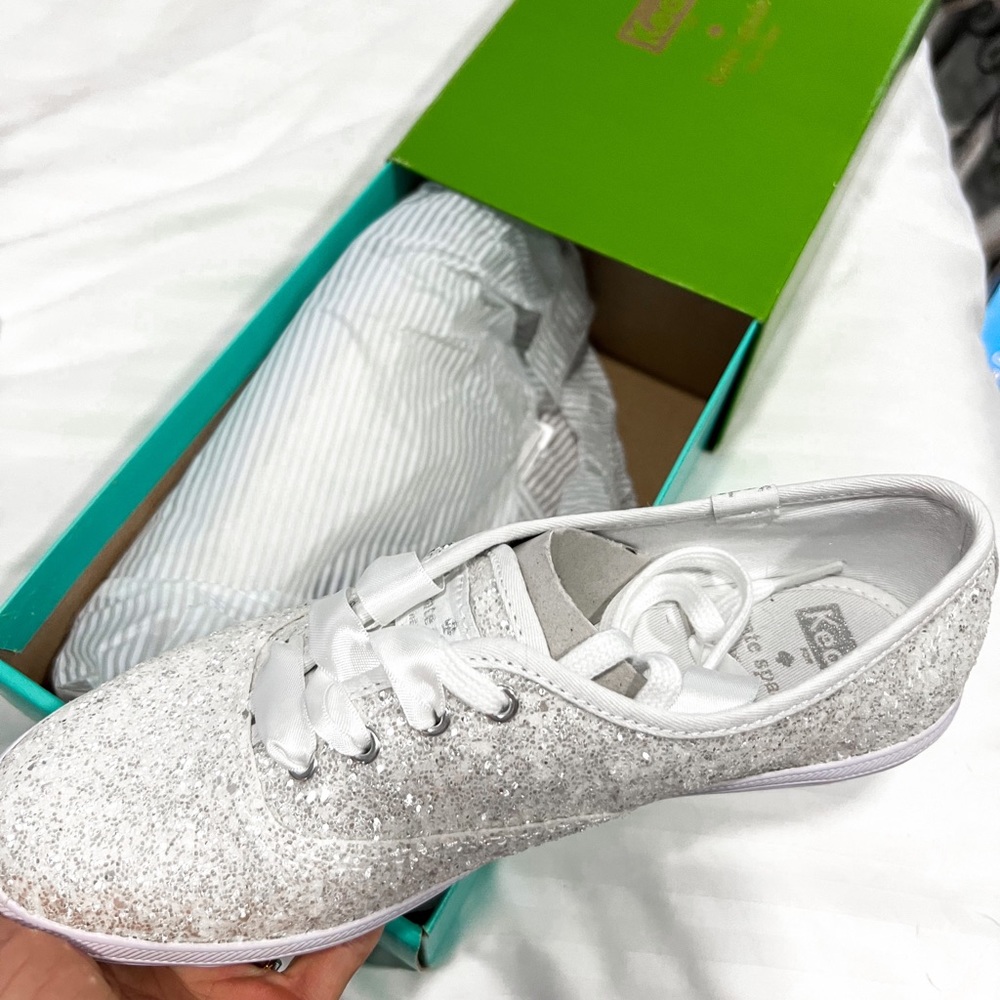 BRAND NEW KATE SPADE GLITTER WHITE